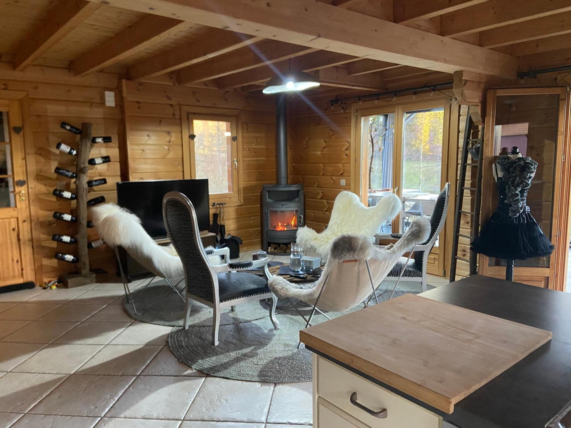 Les Savagnieres - Chambre Chez L Habitant Saint-Imier Bagian luar foto